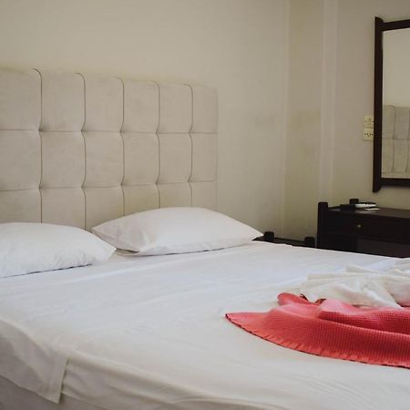 City Center Hotel Kalamáta Kültér fotó